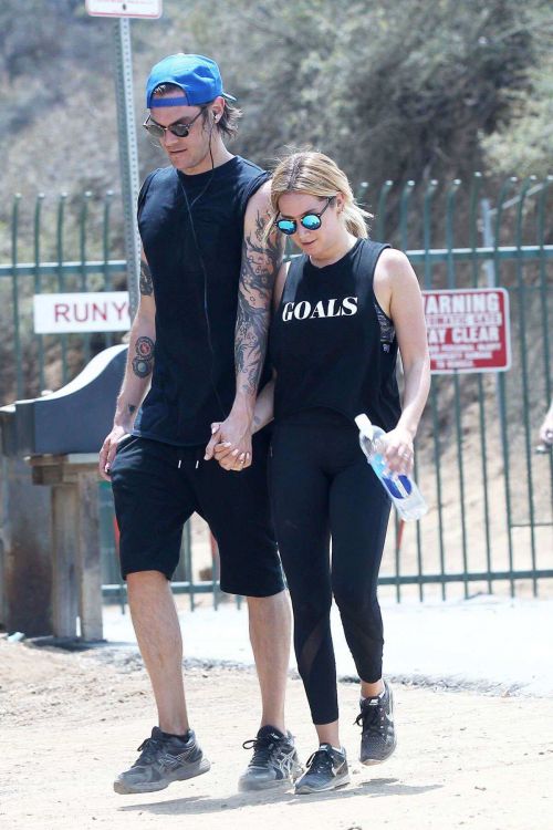 Ashley Tisdale in Tights Hiking at Runyon Canyon in Hollywood 1