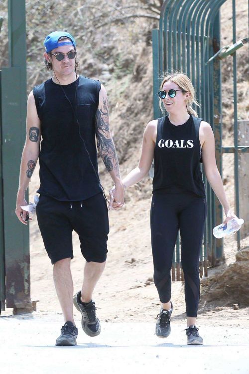 Ashley Tisdale in Tights Hiking at Runyon Canyon in Hollywood 3