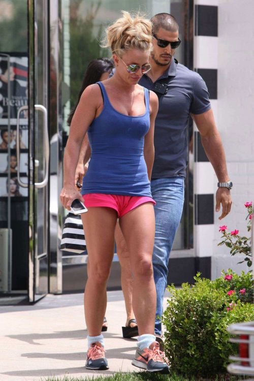 Britney Spears Shopping at Sephora in Westlake Village 15