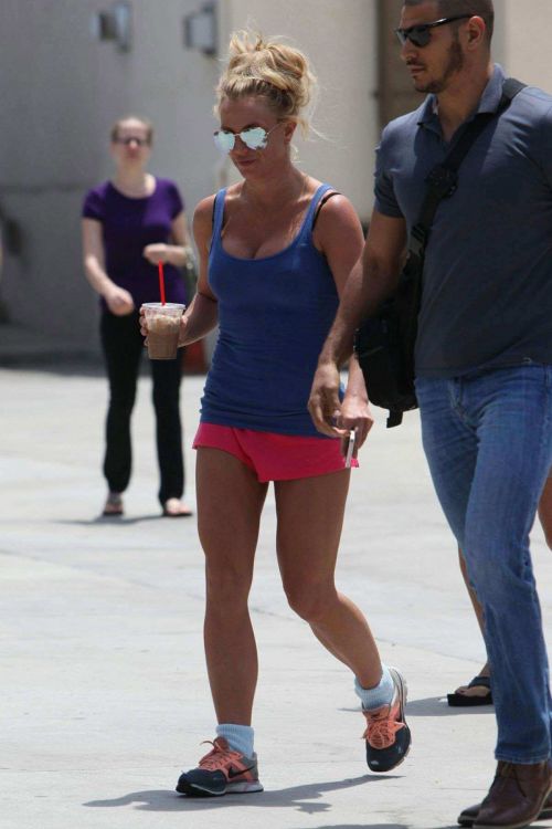 Britney Spears Shopping at Sephora in Westlake Village 20