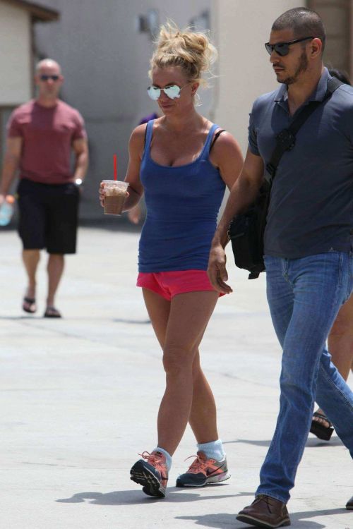 Britney Spears Shopping at Sephora in Westlake Village 21
