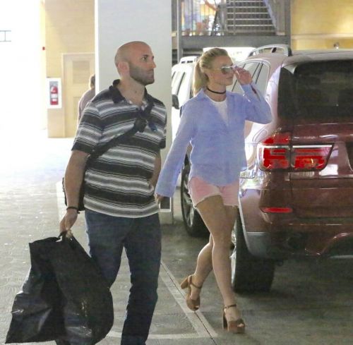 Britney Spears Out And About In West Hills 3