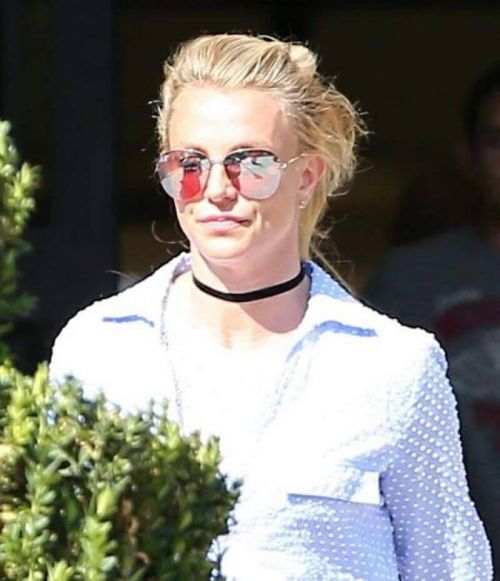 Britney Spears Out And About In West Hills 7