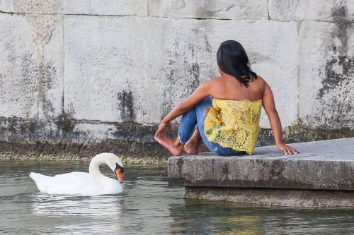 Christina Milian comes head to head with a swan in Zurich 3
