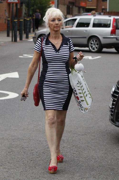 Debbie Mcgee Leaves A Veterinary Clinic In London 1