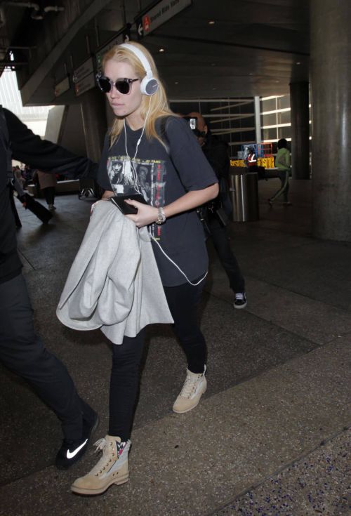 Iggy Azalea at Los Angeles International Airport 14