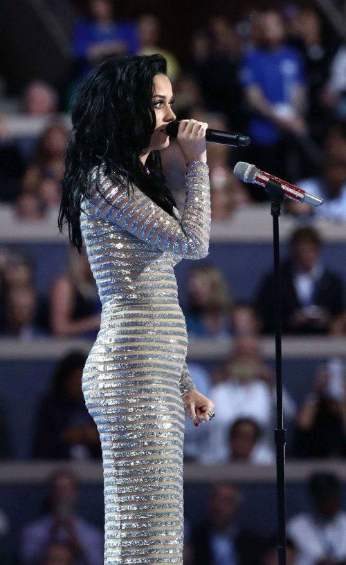 Katy Perry Performs at Democratic National Convention in Philadelphia 20