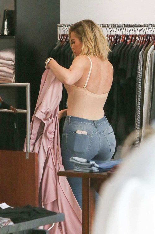 Khloe kardashian Shopping in Los Angeles 5