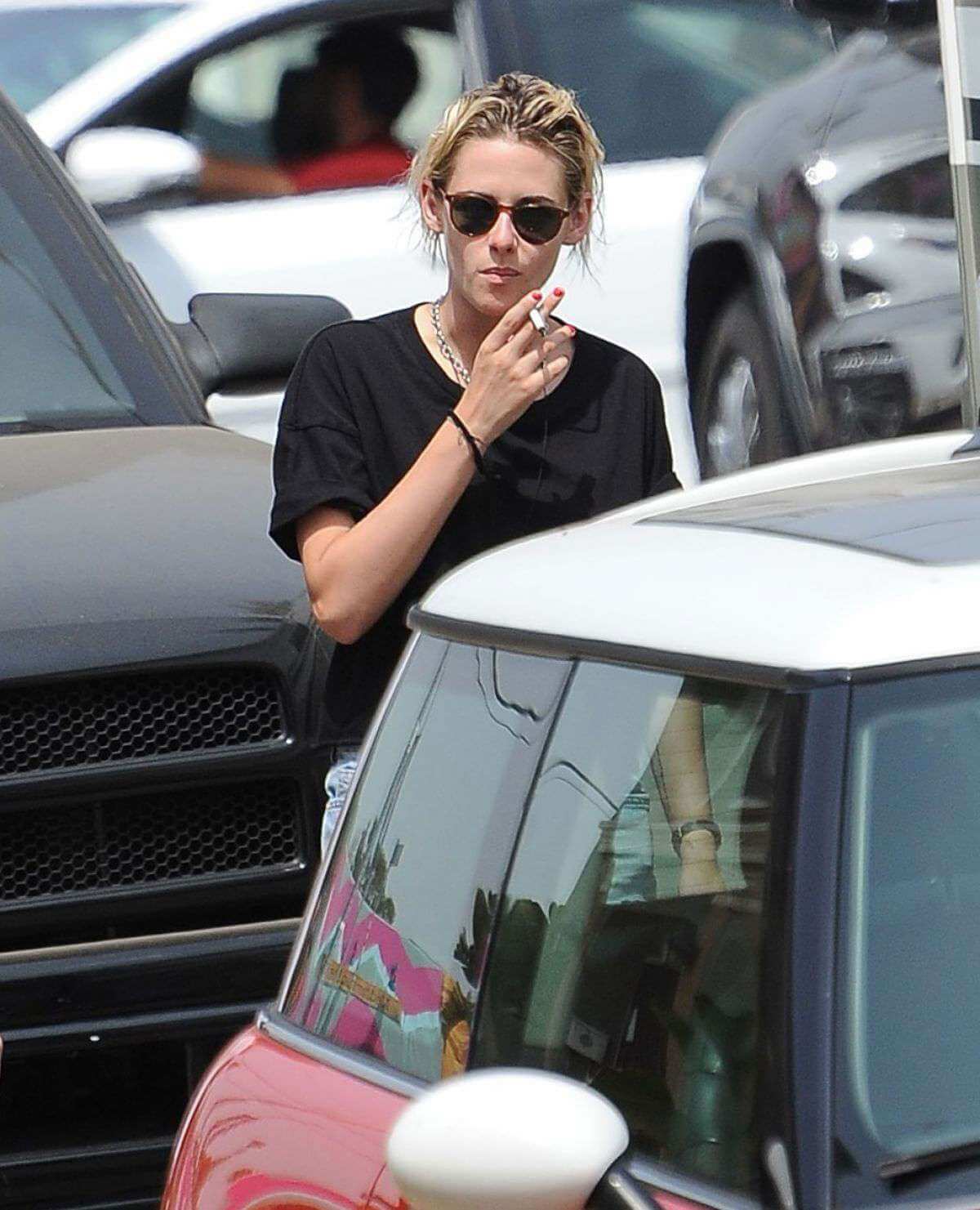 Kristen Stewart Preparing For A Road Trip in Los Angeles