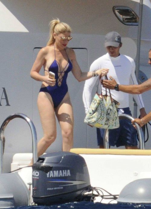Lindsay Lohan & Hofit Golan on the beach in Sardinia Italy 10