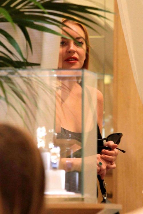 Lindsay Lohan Shopping at Fine Swiss Jewellers Chopard in Porto Cervo