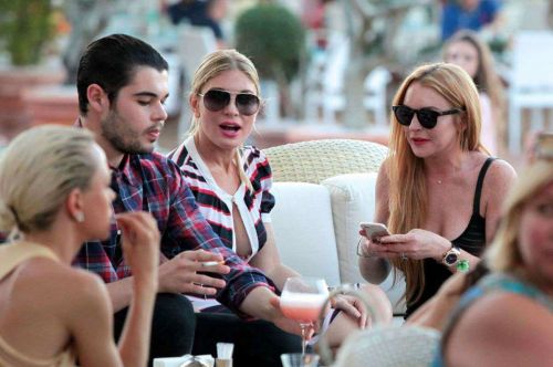 Lindsay Lohan Shopping at Fine Swiss Jewellers Chopard in Porto Cervo 2