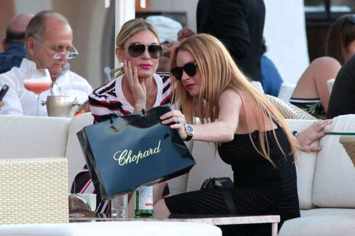 Lindsay Lohan Shopping at Fine Swiss Jewellers Chopard in Porto Cervo