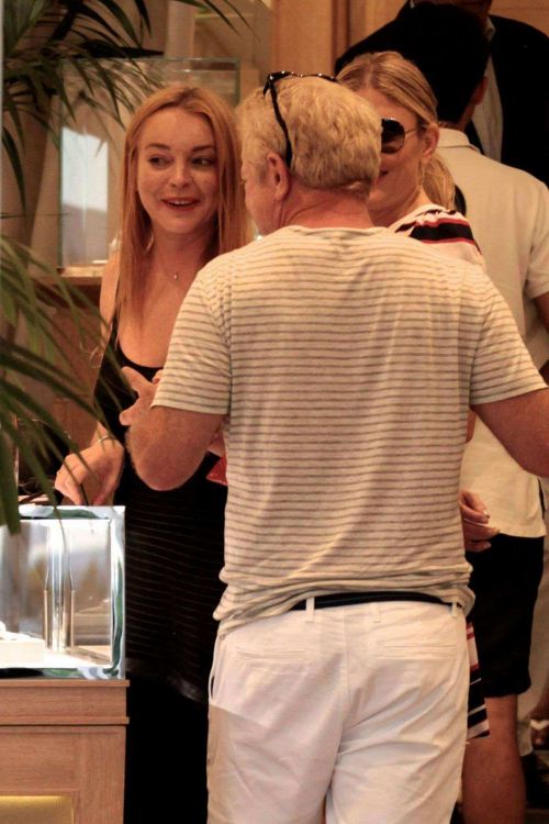 Lindsay Lohan Shopping at Fine Swiss Jewellers Chopard in Porto Cervo 8