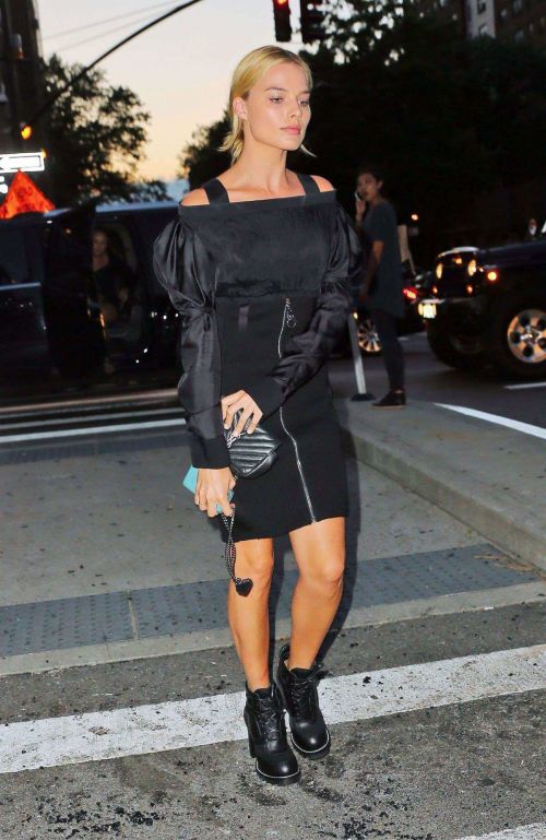 Margot Robbie Out For Dinner In New York