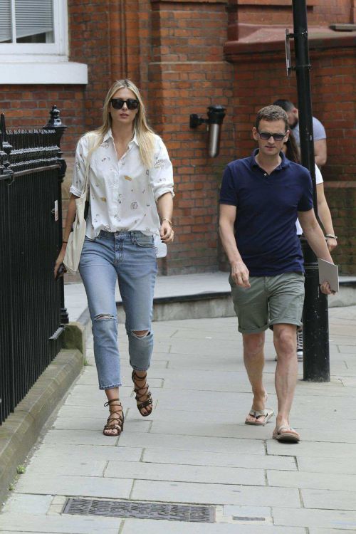 Maria Sharapova Out and About in London 22 July, 2016