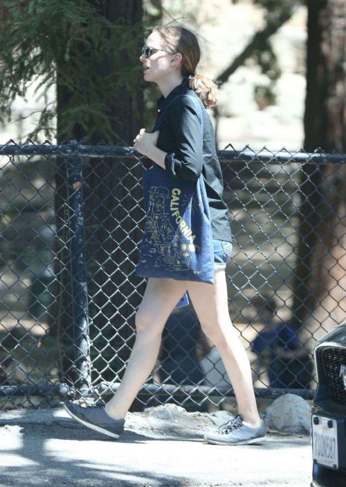 Natalie Portman in Jeans Shorts Out at a Park in Los Angeles