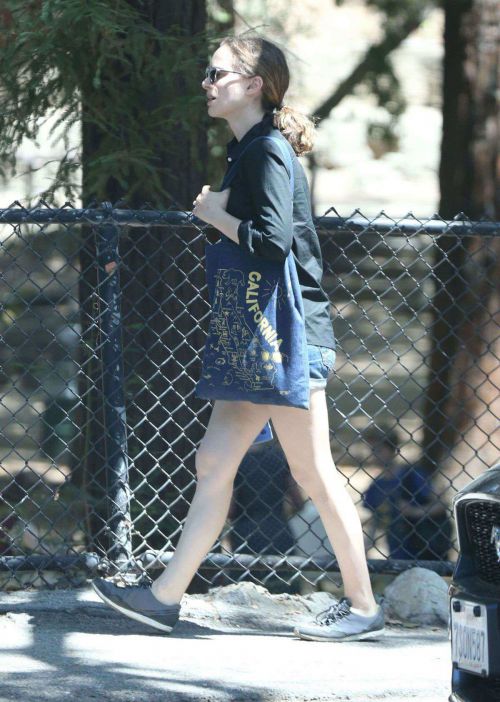 Natalie Portman in Jeans Shorts Out at a Park in Los Angeles 1