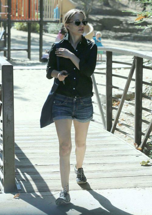 Natalie Portman in Jeans Shorts Out at a Park in Los Angeles 9