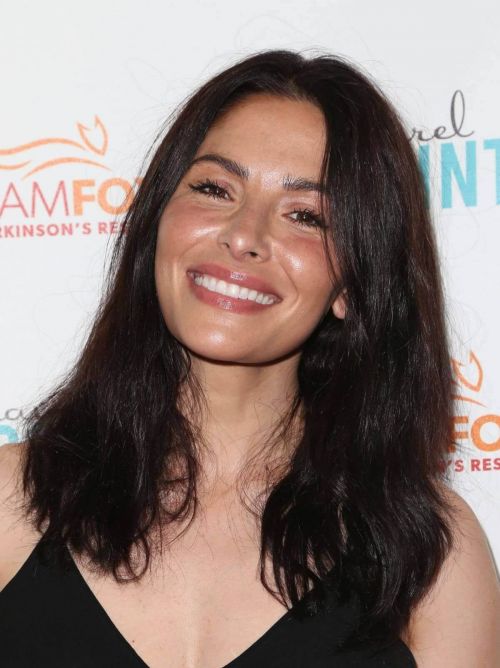 Sarah Shahi At Raising The Bar To End Parkinson