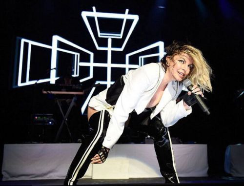 Stacy Fergie Ferguson Performs at A Charity Gala in Philadelphia 5