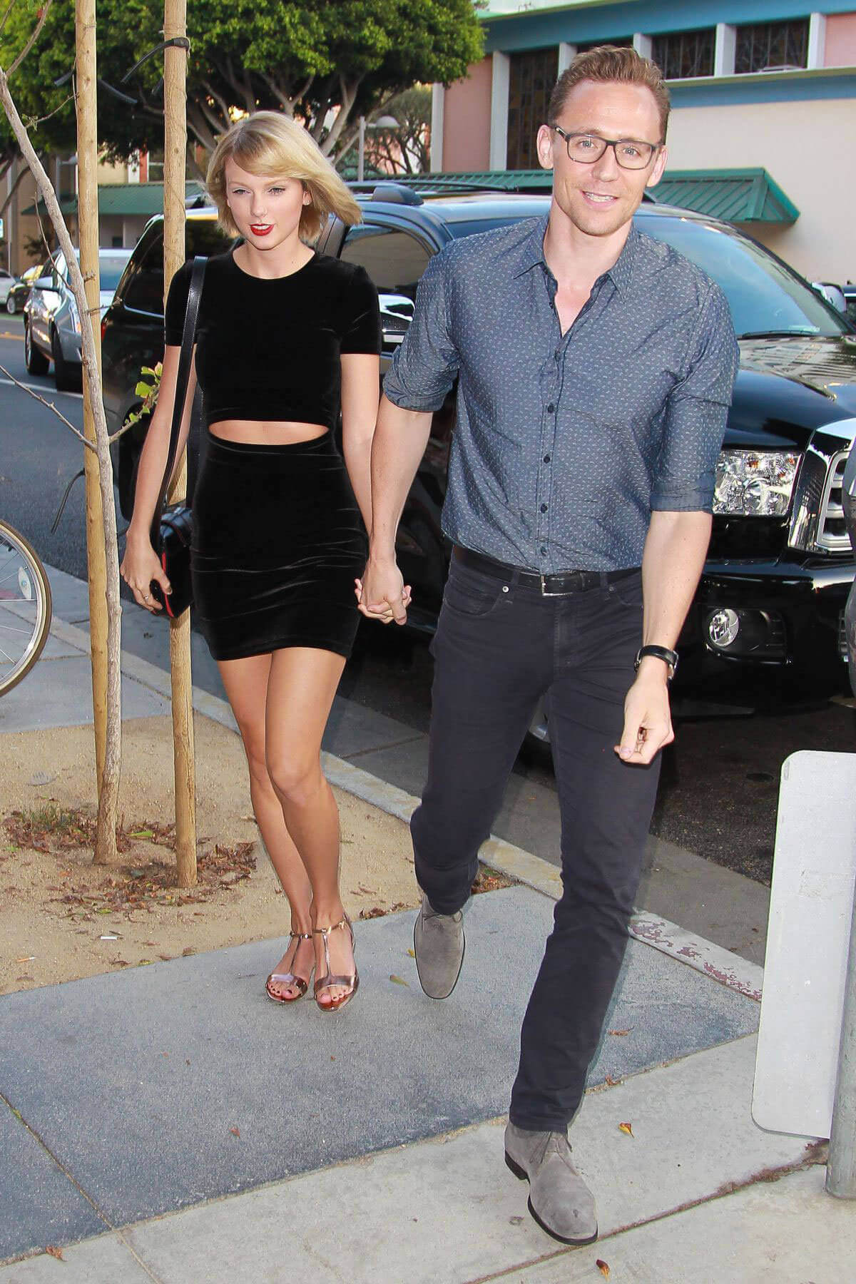 Taylor Swift and Tom Hiddleston Go On Dinner Date in Santa Monica 1