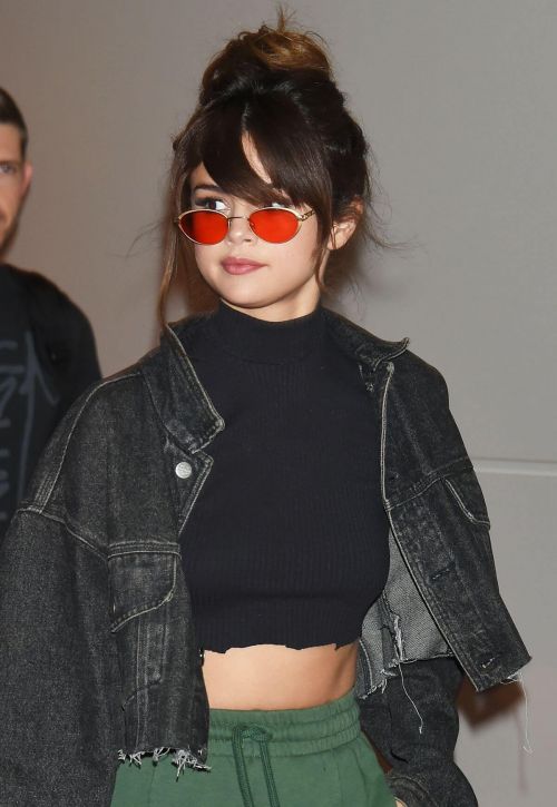 Selena Gomez Spotted at Tokyo International Airport 1