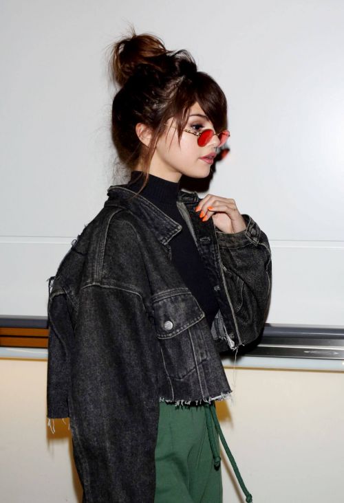 Selena Gomez Spotted at Tokyo International Airport 14