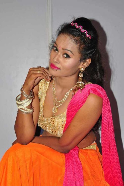 Actress Nisha at Aatadukundam Raa Movie Audio Launch Photos 11