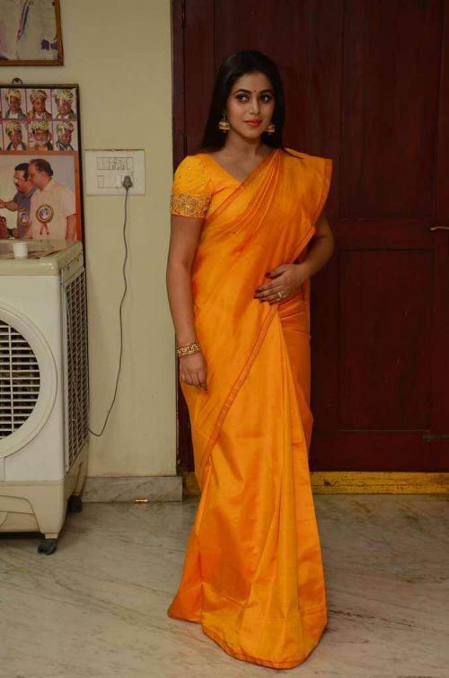 Actress Poorna at Avanthika Movie Launch Photos 2