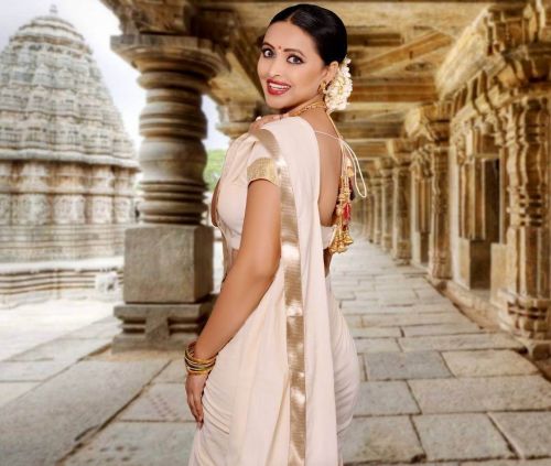 Actress Rekha Vedavyas Sexy Photoshoot 2