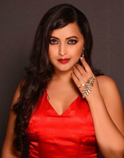 Actress Rekha Vedavyas Sexy Photoshoot 9