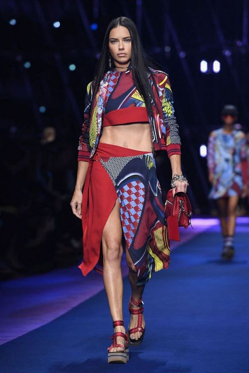 Adriana Lima Stills Versace Fashion Show at Milan Fashion Week 10