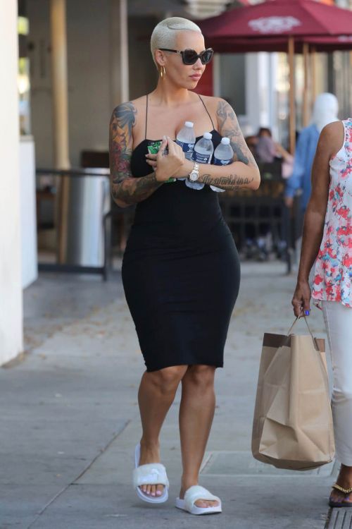 Amber Rose Leaves Panera Restaurant in Beverly Hills 14/09/2016 2