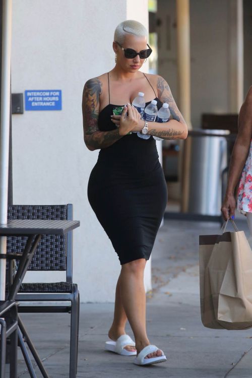 Amber Rose Leaves Panera Restaurant in Beverly Hills 14/09/2016 6