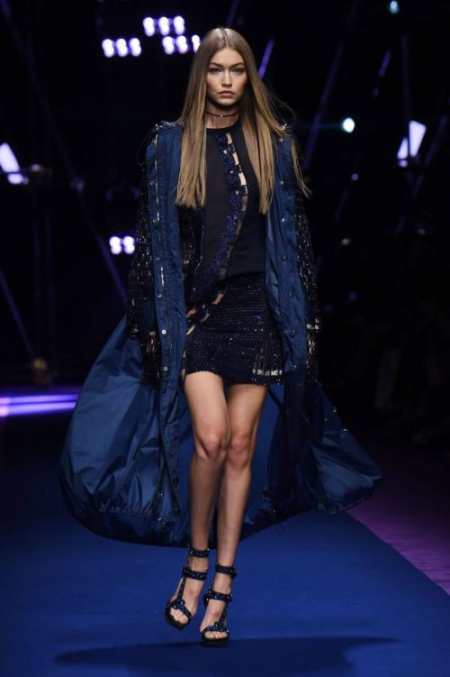 American Model Gigi Hadid at Versace Fashion Show in Milan 4
