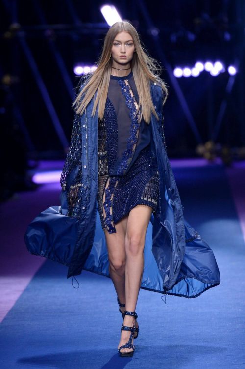 American Model Gigi Hadid at Versace Fashion Show in Milan 27