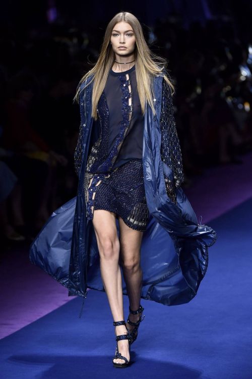 American Model Gigi Hadid at Versace Fashion Show in Milan 30