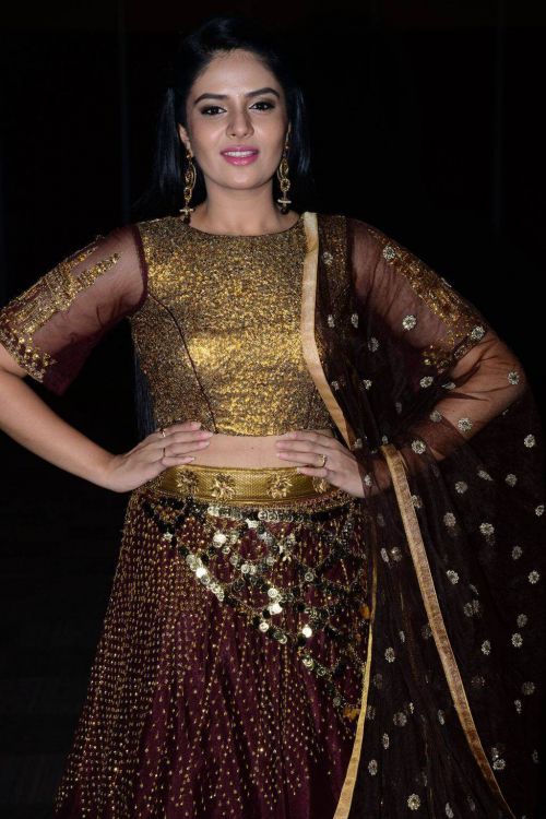 Anchor Srimukhi at Araku Road Lo Audio Launch Photos 9