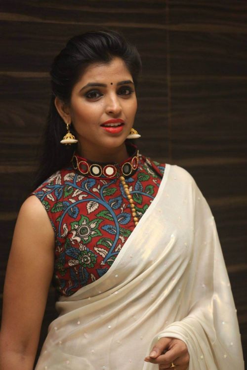 Anchor Syamala at Hyper Theatrical Trailer Launch Photos 2