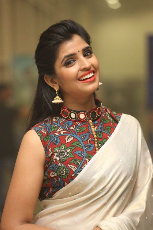 Anchor Syamala at Hyper Theatrical Trailer Launch Photos 5