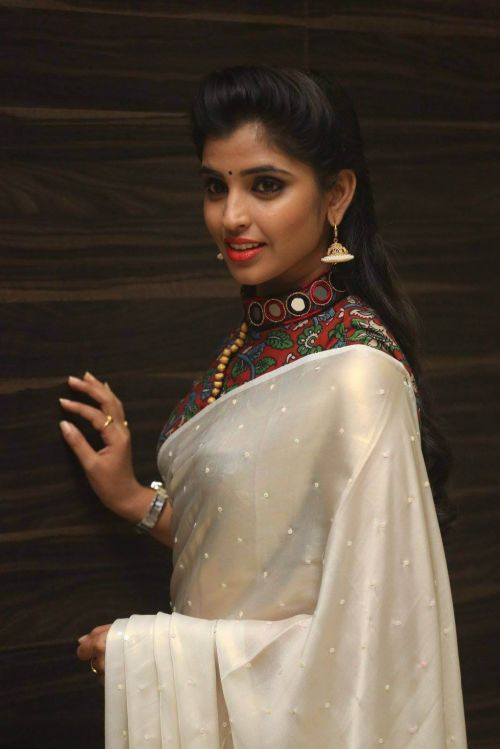 Anchor Syamala at Hyper Theatrical Trailer Launch Photos 11
