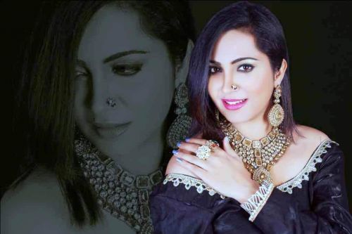 Arshi Khan Photoshoot for Flynn Remedios Photos 3