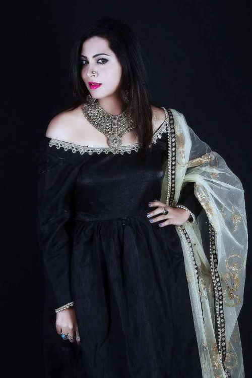 Arshi Khan Photoshoot for Flynn Remedios Photos 4