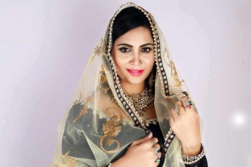 Arshi Khan Photoshoot for Flynn Remedios Photos 5