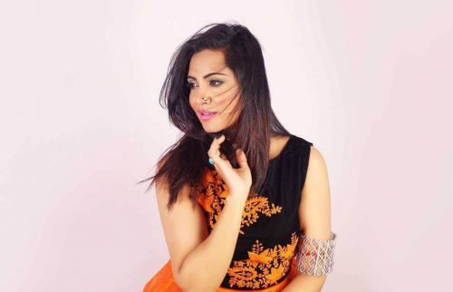 Arshi Khan Photoshoot for Flynn Remedios Photos 6