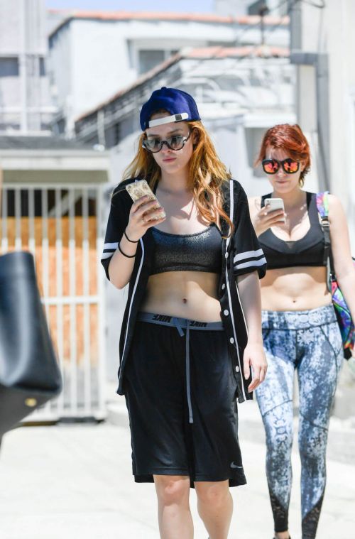 Bella Thorne Out and About in Santa Monica - 14/09/2016 7