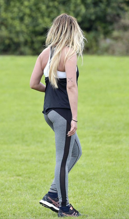 Charlotte Crosby Workout in Hear To Her Home in Newcastle - 14/09/2016 6