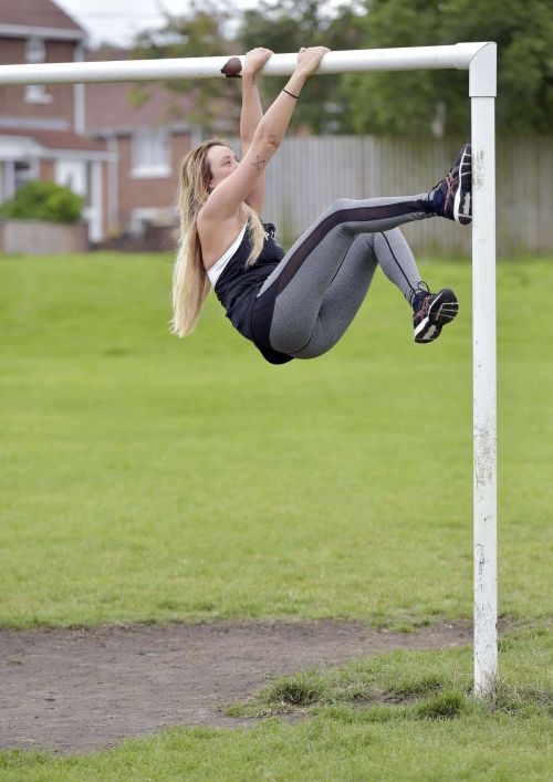 Charlotte Crosby Workout in Hear To Her Home in Newcastle - 14/09/2016 14