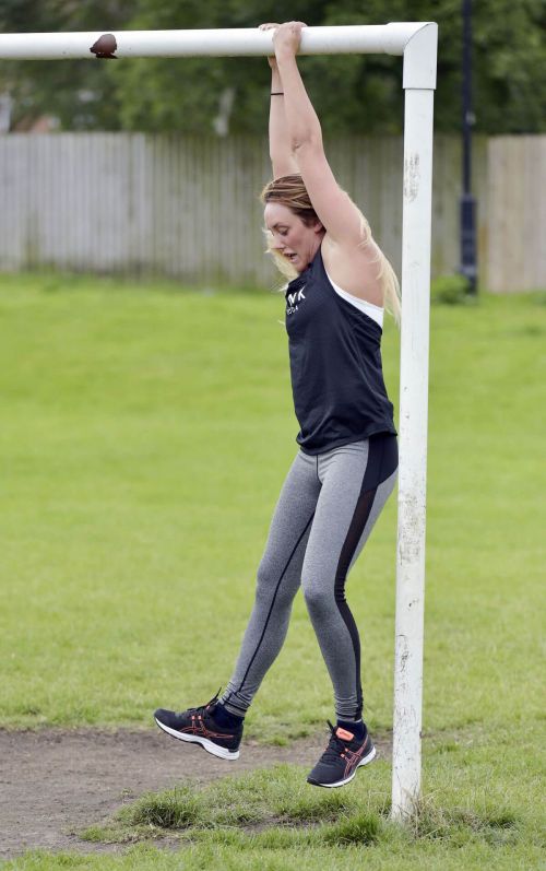 Charlotte Crosby Workout in Hear To Her Home in Newcastle - 14/09/2016 28